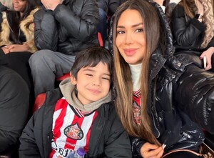 Popular / Judith Gamarra se fue a ver a Omar Alderete en el clásico Sunderland Vs Newcastle