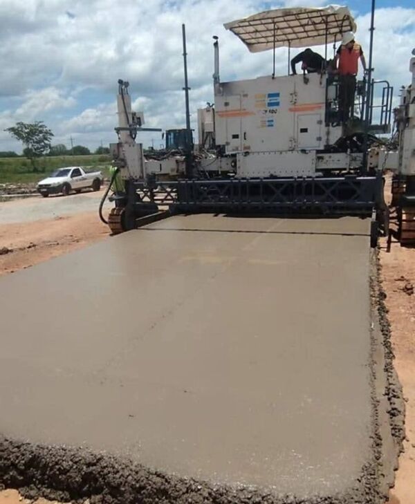 Realizan prueba de esparcidora de hormigón en la ruta Concepción–Pozo Colorado - Concepción al Día