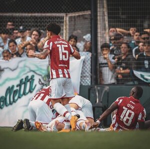 Popular / Arzamendia salió campeón con Estudiantes