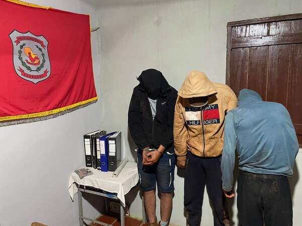 Capturan a tres presuntos abigeos con carga de carne - Policiales - ABC Color