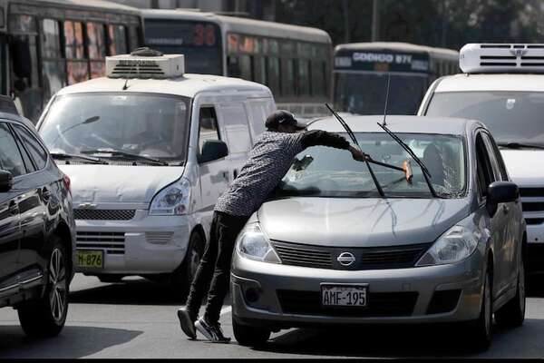 Alrededor del 12% de los jóvenes se encuentra fuera del mercado laboral - Economía - ABC Color