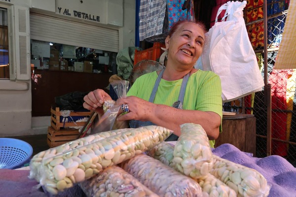 Oficio Heredado: 35 Años de Venta de Legumbres en PY