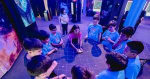 Inauguran un arbolito entre las estrellas