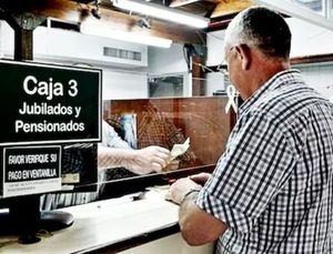 Cambios en el sistema de aportes al IPS provocan rechazo de jubilados y trabajadores