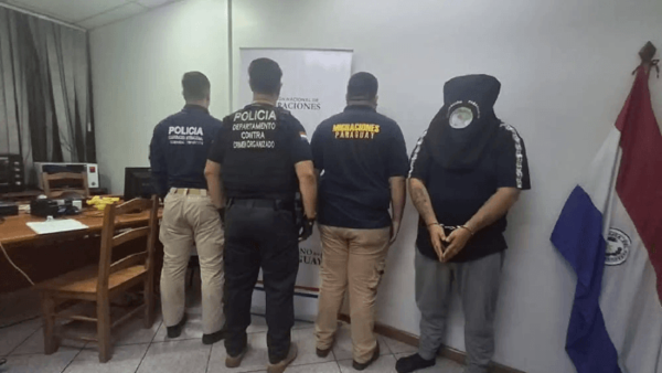 Presunto líder del Grupo Catarinense es expulsado de Paraguay tras su detención - Noticiero Paraguay