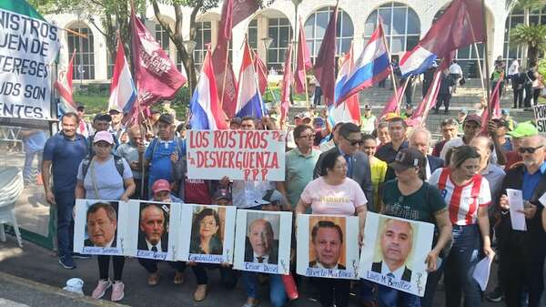 Opositores exigen renuncia de ministros de Corte Suprema que estuvieron en reunión secreta - Política - ABC Color
