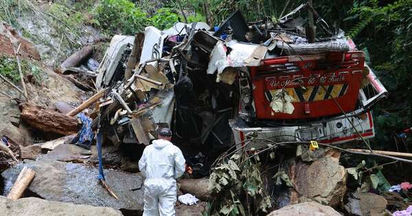La Nación / Trágica graduación: 16 estudiantes mueren en accidente en Colombia
