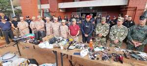 Durante una requisa en el penal de Misiones, se incautaron sustancias ilícitas y armas blancas - Policiales - ABC Color