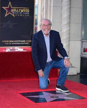 James L. Brooks, productor de Los Simpson, recibió su estrella en el Paseo de la Fama - Gente - ABC Color