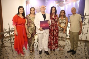 Christian Ceuppens presentó su libro–catálogo con apoyo de Pechugón