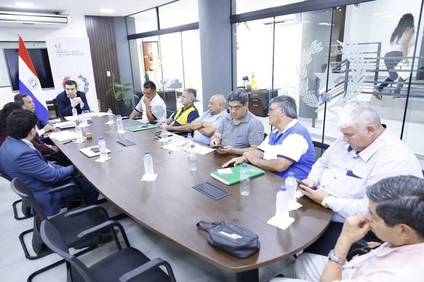 Popular / Naipori acuerdo: Ko'ẽro oikota la huelga de micros