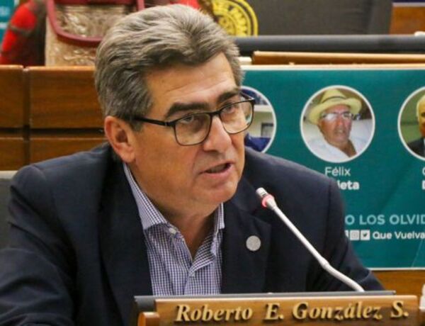 Roberto González respalda proyecto sobre senaduría vitalicia y afirma que busca corregir “un contrasentido” institucional - El Trueno