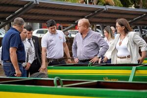 Gobierno de Itapúa recibe nuevos equipamientos viales y maquinarias agrícolas para fortalecer la producción