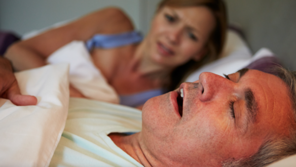 Aguantar ronquidos: ¿Amor verdadero o prueba de paciencia?