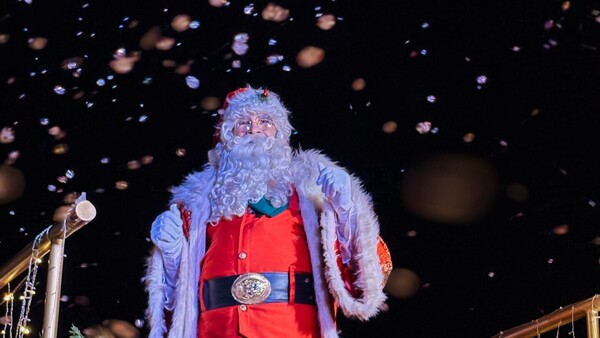 Asunción vivió una noche mágica con el cierre de la Caravana Navideña de Coca-Cola 2025