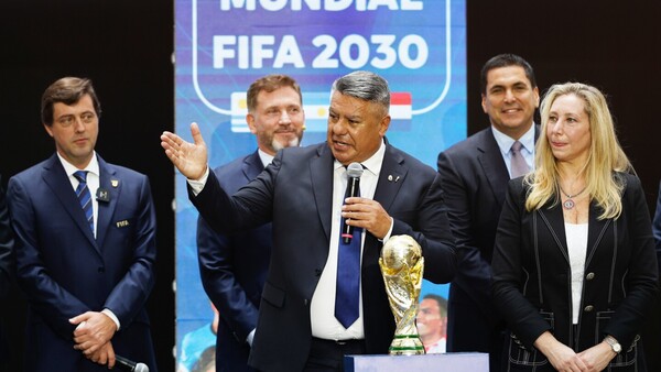 Senadora argentina denuncia a presidente de la AFA ante Conmebol