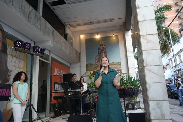 Johanna Ortega inaugura centro de voluntarios en el centro histórico y llama a "reconstruir Asunción"