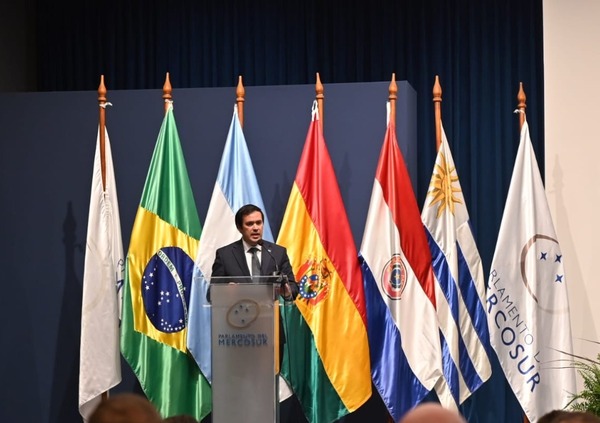 Rodrigo Gamarra, nuevo presidente del Parlasur para 2026 - ADN Digital