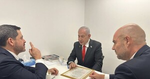 Netanyahu hizo que Latorre lo acompañara al tribunal donde lo juzgan por corrupción