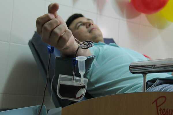 Lanzan campaña "Un regalo de Navidad": invitan a donar sangre y salvar vidas | Unicanal