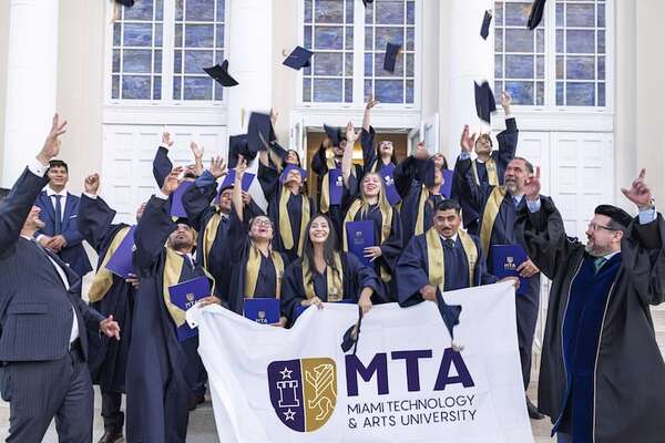 Doble titulación UPAP y Miami Technology and Arts University: Título de los Estados Unidos estudiando en Paraguay - Empresariales - ABC Color