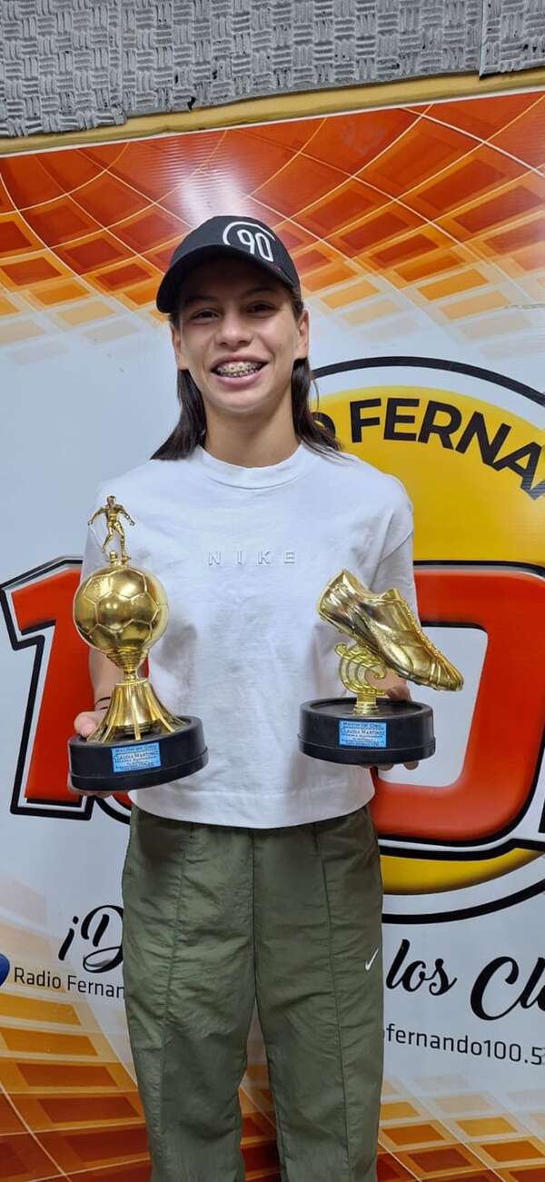 Otro “Golazo” de Claudia Martínez - Fútbol - ABC Color