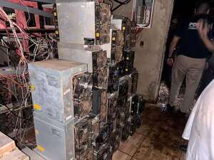 Criptominería ilegal: incautan 56 equipos procesadores - Economía - ABC Color