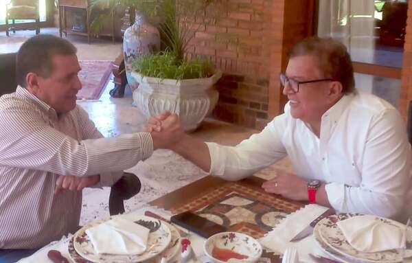 Diputado apoya acabar con “eunucos políticos” pero alerta sobre posible rekutú presidencial “por la ventana” - Política - ABC Color