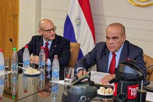 Mesa directiva analiza cooperación bilateral con encargado de Negocios de la Embajada de EE. UU.