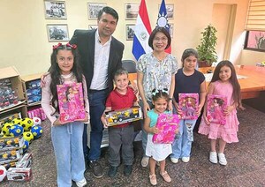 Consulado de Taiwán comparte espíritu navideño con los niños de Minga Guazú | DIARIO PRIMERA PLANA