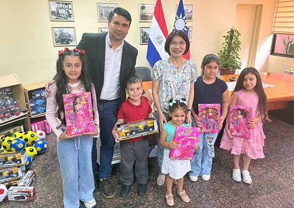 Consulado de Taiwán comparte espíritu navideño con los niños de Minga Guazú | DIARIO PRIMERA PLANA
