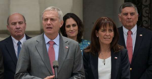 La Nación / Kast promete gobierno de “unidad nacional”