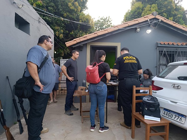 Bloquean comercio por presunto tráfico de armas en Asunción