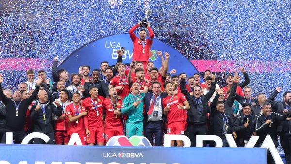 Toluca es bicampeón con Robert Morales en México
