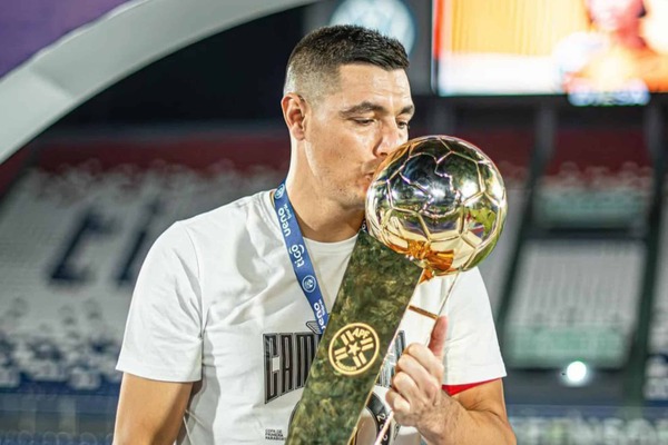 Sportivo Ameliano busca el fichaje de Óscar Cardozo