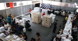 La Nación / Arrancó la preparación de kits escolares para 2026