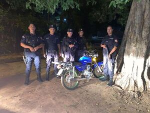 Asaltan a un joven con machetillo y abandonan la motocicleta al huir de la Policía - Concepción al Día