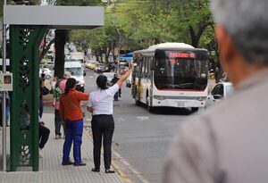 Piden tolerancia a empleadores ante llegadas tardías por huelga de choferes | Unicanal