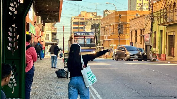 Llegadas tardías por huelga: Ministerio de Trabajo pide tolerancia y flexibilidad - trece