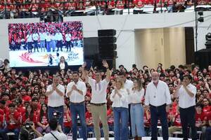 Santiago Peña anuncia 5.000 becas universitarias para el 2026