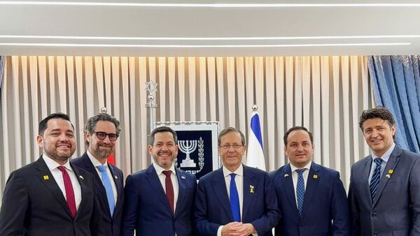 Titular de Diputados se reúne con presidente de Israel e intendente de Asunción firma acuerdo