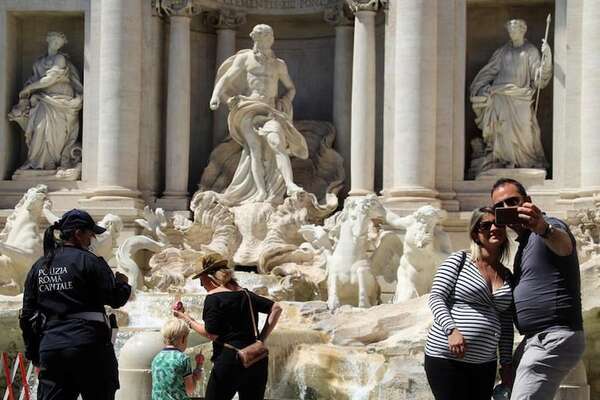 ¿Se cobrará entrada en la Fontana de Trevi? Estudian acceso de dos euros para turistas - Viajes - ABC Color