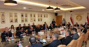 La Nación / Senadores dictaminan a favor de ascensos para confirmar cargos de 34 comisarios