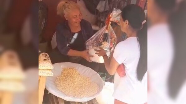 Por prestarle G. 2.000’i le regaló una canasta de navidad con varios billetes