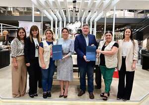 Sueñolar y Senatur formalizan alianza para elevar confort de posadas turísticas - Negocios - ABC Color