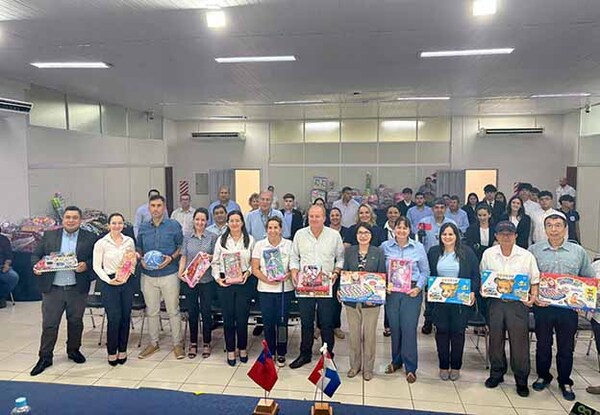 Donación de juguetes a la Gobernación de Itapúa refuerza el espíritu de solidaridad de Taiwán en esta Navidad y Reyes Magos | DIARIO PRIMERA PLANA