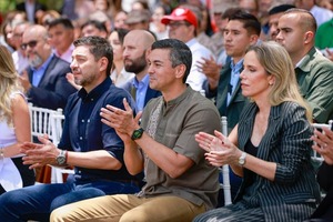 Santiago Peña responde sobre huelga de transporte y senaduría vitalicia - ADN Digital