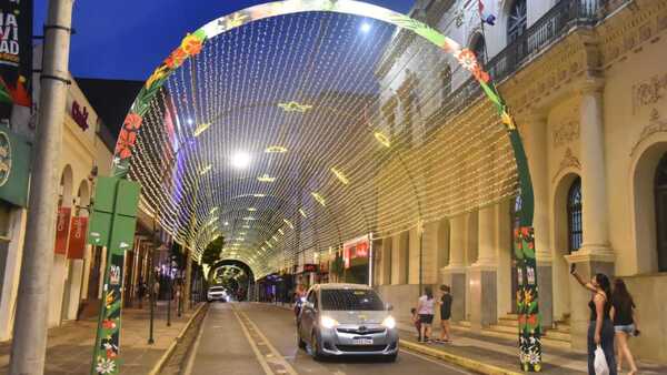 El espíritu navideño se siente en las calles de Asunción