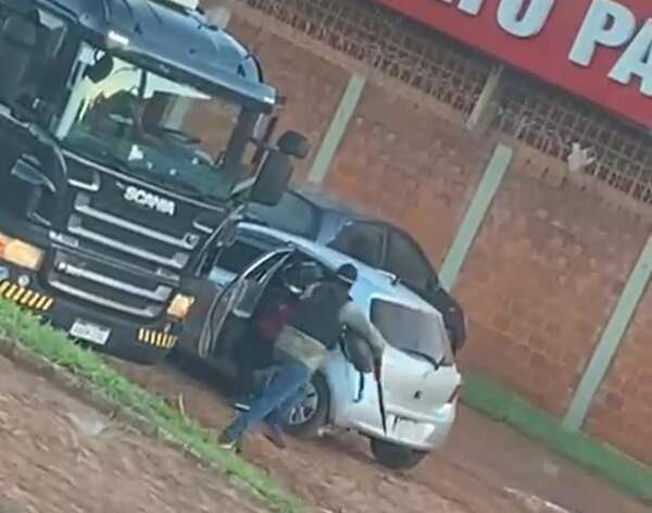 Operativo “Año Paha” arranca con millonario asalto frente al centro de distribución de Coca-Cola - ABC en el Este - ABC Color