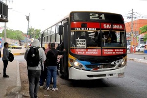 Huelga de choferes sigue con 50% de adhesión, según gremios; Gobierno estima 15% - ADN Digital